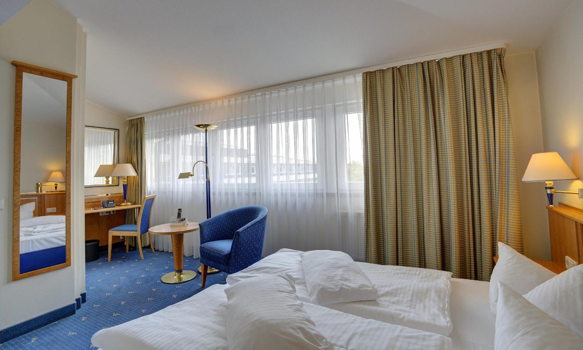 Achat Hotel Magdeburgo Esterno foto