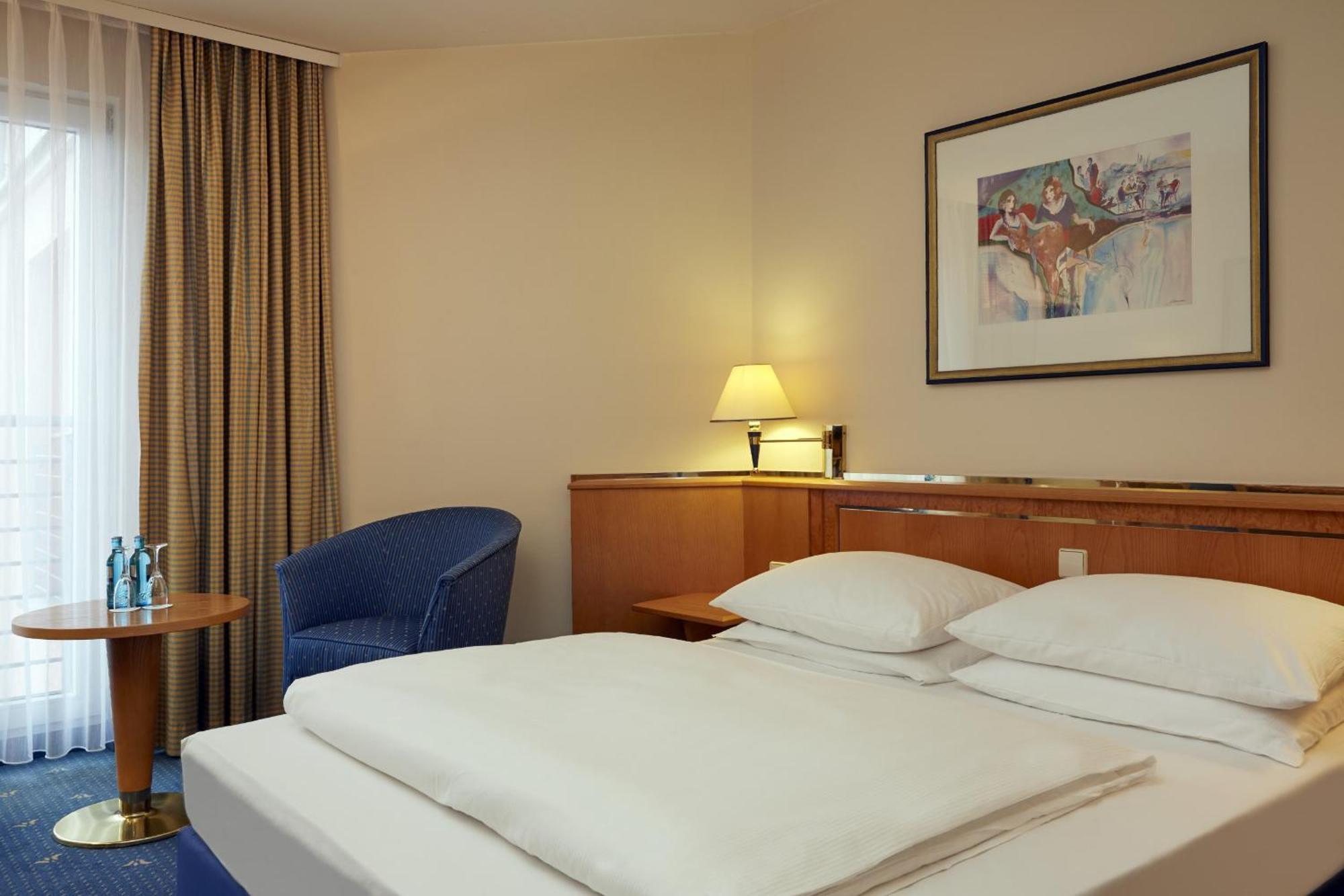 Achat Hotel Magdeburgo Esterno foto